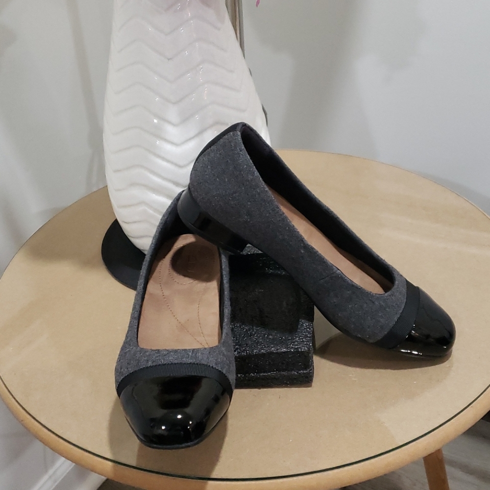 Dress shoes